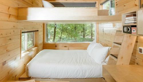 Standard Cabin with Two Queen Bunk Beds