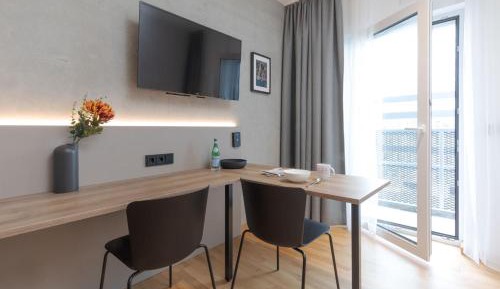 Terrific M Apartment with Balcony