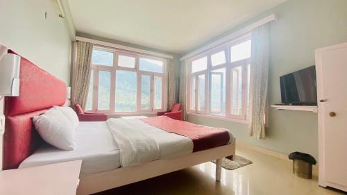 Double Room with Mountain View