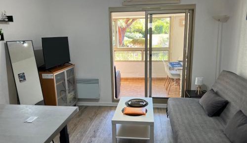 Studio Apartment