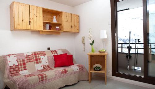 One-Bedroom Apartment (3/4 Adults)