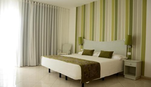 Double or Twin Room with City View