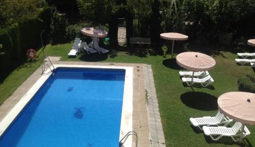 Apartment with Pool View 