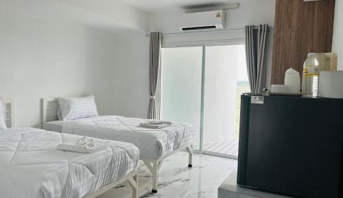 Superior Twin Room with City View