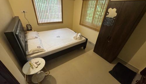 Deluxe Double Room with Extra Bed