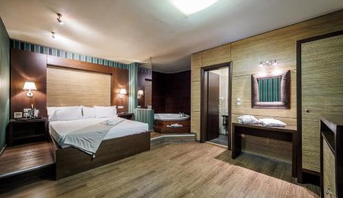 King Suite with Spa Bath