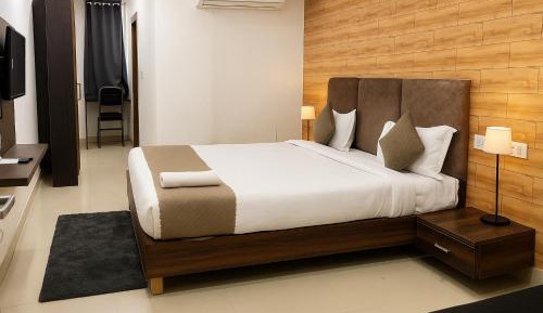 Deluxe Double Room (2 Adults + 1 Child)