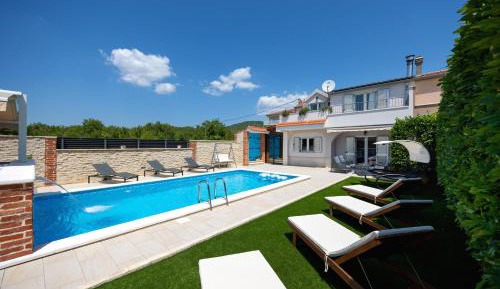 Five Bedroom Villa