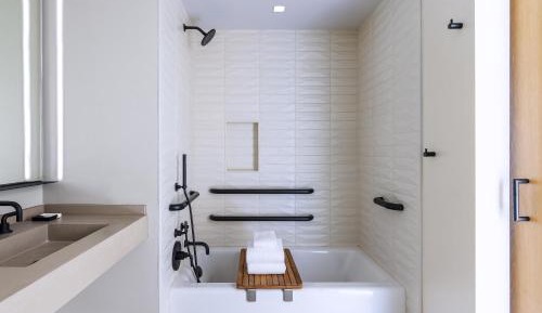 King Room with Accessible Tub - Disability Access