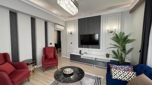 Four-Bedroom Deluxe Apartment