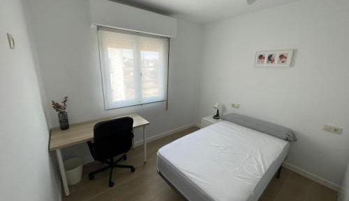 Single Room with Shared Bathroom
