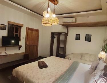 Queen Room with Garden View