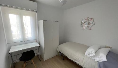 Single Room with Shared Bathroom