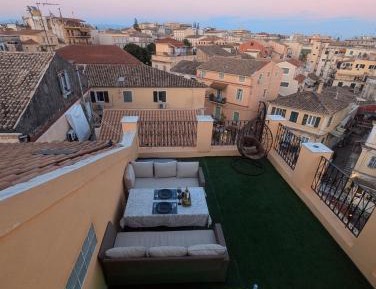 Two-Bedroom Deluxe Apartment with Balcony