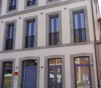 Deluxe One-Bedroom Apartment with City View