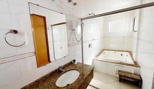 Suite with Hot Tub