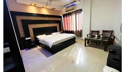 Large Double Room