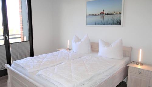 Apartment with Lake View