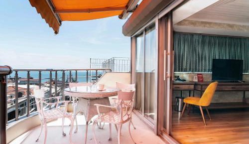 Deluxe Double Room with Balcony and Sea View