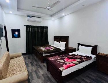 Deluxe Family Room