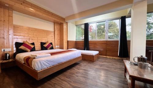 Family Room with Mountain View