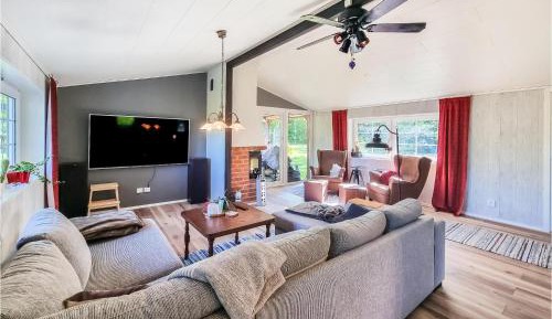 Three-Bedroom Holiday Home 