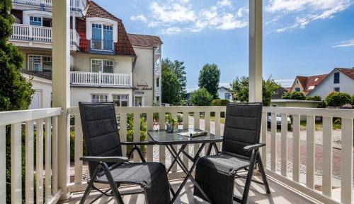 One-Bedroom Apartment with Balcony