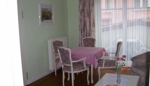 One-Bedroom Apartment with Balcony