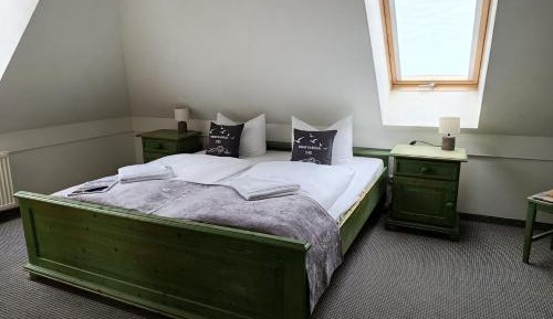 One-Bedroom Apartment with Balcony
