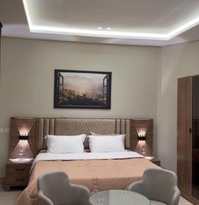 King Studio with Sofa Bed
