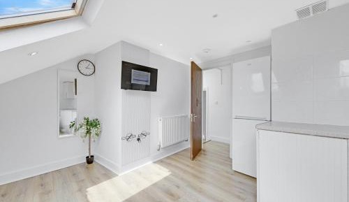 Triple Room with Private Bathroom
