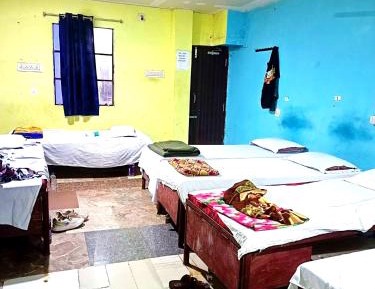 Single Bed in Mixed Dormitory Room
