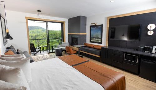 Studio with Balcony