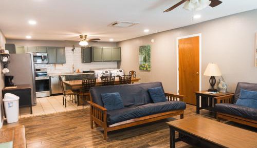 Deluxe King Suite