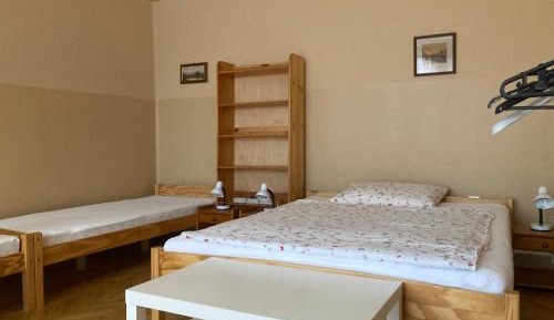 Quintuple Room