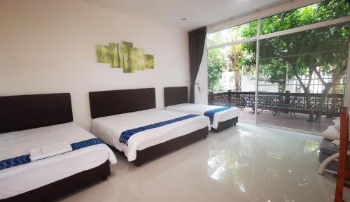 Quadruple Room with Private Bathroom