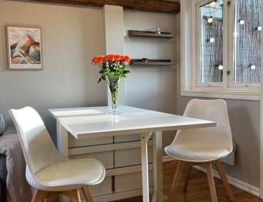 One-Bedroom Apartment - Non-Smoking