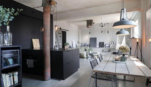 Apartment with Balcony