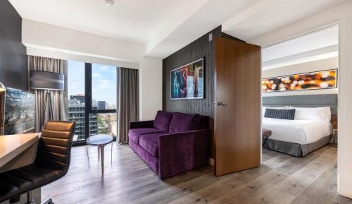 One-Bedroom King Suite