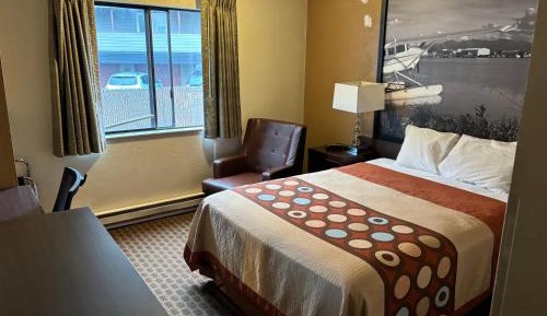 Queen Room - Mobility Access/Non-Smoking