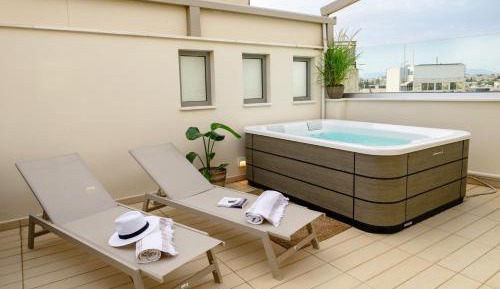 Suite with Hot Tub