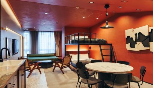 Deluxe Suite