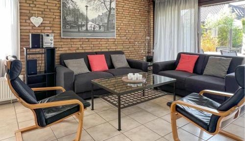 Three-Bedroom Holiday Home 