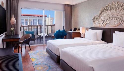 Deluxe Room Twin Beds