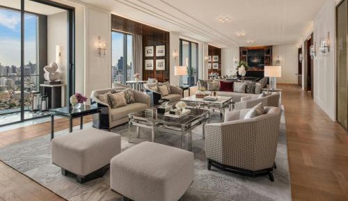 Two-Bedroom Suite with One King Bed and Two Double Beds - Club Lounge Access