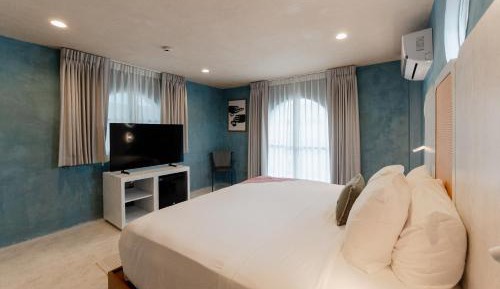 Junior Suite with Balcony