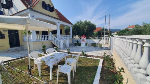 One-Bedroom Villa