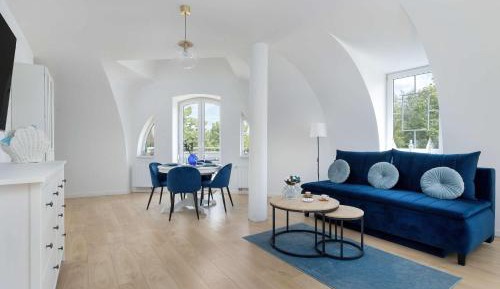 One-Bedroom Apartment with Balcony