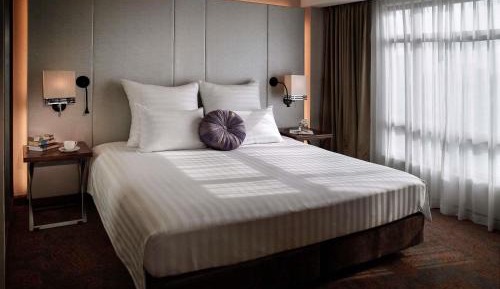 Executive King Suite with Living Room and Lounge Access