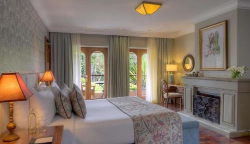 Fairmont Deluxe Queen Room